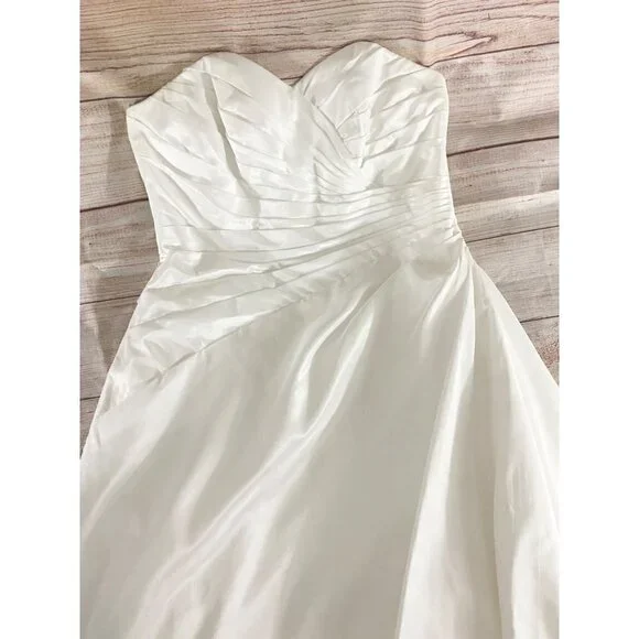 David's Bridal Women's Taffeta A Line Wedding Dress W/Sweetheart Neck - 14W - Picture 5 of 15